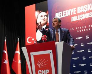 Özel rallies CHP mayors, pledges stronger cooperation