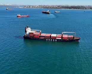 Bosphorus reopens after stranded cargo ship refloated