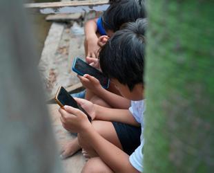 No meaningful shift from social media sites after Australia teen ban