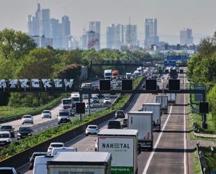 Trump says will raise US tariffs on EU cars to 25 pct