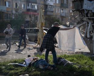 Ukraine reports strike as Kievs ceasefire due to begin