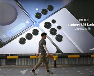 Oil sinks and stocks rally on peace hopes, Samsung tops $1 trillion