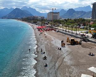 Heavy machinery on famed Antalya beach sparks backlash