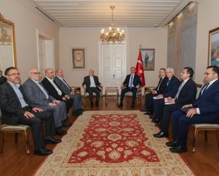 Fidan meets Hamas Shura Council chief in Ankara