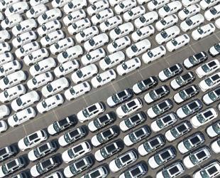China records forecast-beating April trade figures