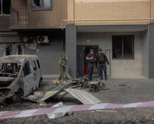 Russia pummels Kiev, killing three and denting peace hopes