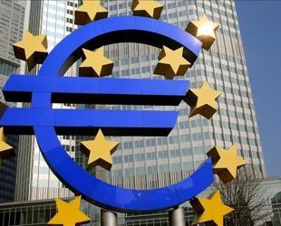 Eurozone business activity shrinks further in May