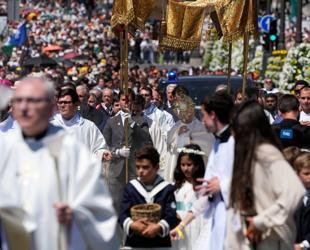 Over 1.2 million people attend Popes mass in Madrid