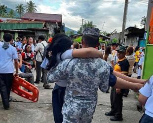 7.8 magnitude earthquake strikes southern Philippines