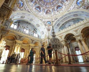Dolmabahçe Palace marks 170 years