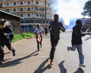 Kenyans arrested protesting US Ebola center
