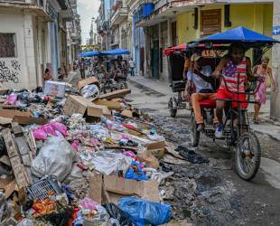 Cubas historic homes teeter on brink as economy collapses