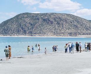 Visitor cap to be introduced at Salda Lake to guard ecosystem