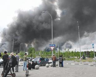 Ukraine sets Moscow refinery ablaze in biggest attack in years