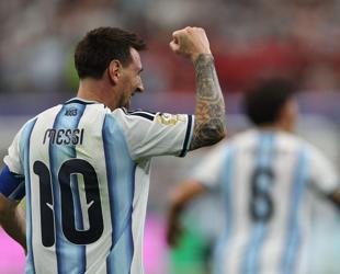 Messi sets World Cup scoring record
