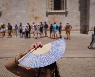 Heat wave linked to 212 deaths in Spain