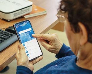 ‘AI license’ suggested for seniors amid digital risks