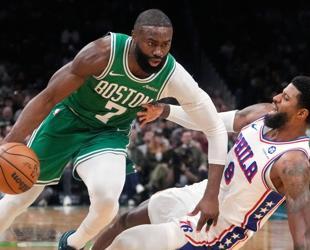 Celtics reportedly trading Brown to Sixers in NBA blockbuster