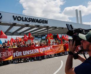 Union warns of conflict as Volkswagen eyes mass job cuts