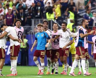Spain deliver World Cup masterclass against France to reach final