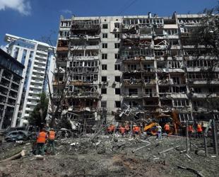Russian strikes on Ukraine capital kill 2 people
