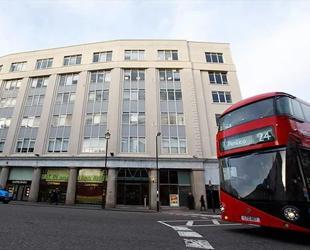 UK inflation falls more than expected to 2.6 pct in June