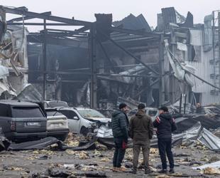 Russia hits arms expo near Kiev, kills 10: officials