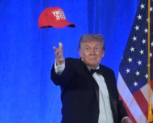 Trump bashes fake news, stokes 2028 furor in press gala rerun