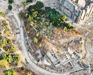 2,000-year-old theater street unearthed at Aspendos