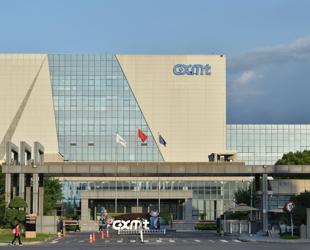Chinese chipmaker CXMT shares soar in blockbuster listing