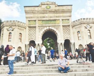 AI, tech programs top university choices