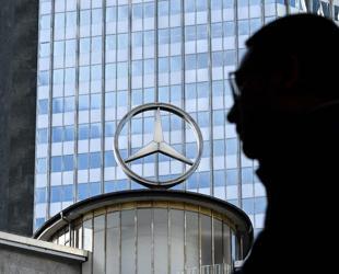 Mercedes-Benz writes off over 700 mln euros on China woes