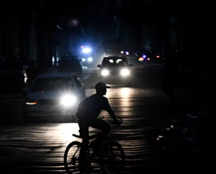 Five of Cubas 15 provinces without power as grid fails again