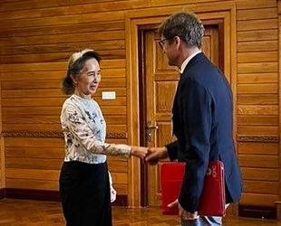Detained Suu Kyi meets Red Cross official
