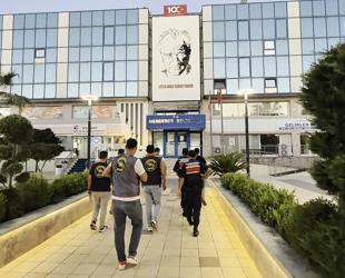 Mayor of İzmir’s Menderes among 13 detained in corruption probe