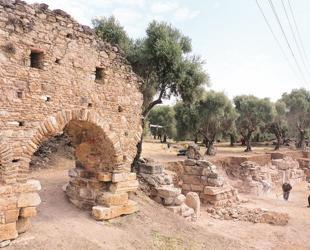 1,600-year-old bathhouse emerges at ancient city of Nysa