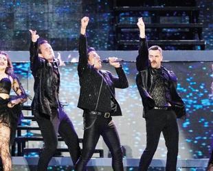Latin stars unite for Venezuela, Colombia quake relief at concert