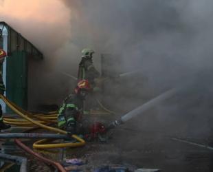 Mass drone attack on Moscow as Russian strikes kill three in Ukraine