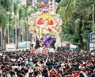 India temple stampede kills seven: authorities