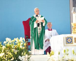 Pope Leo calls for dialogue over conflict