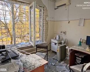 Kherson residents urged to flee as Russian attacks intensify