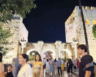 Hadrian’s Gate sheds light on Antalya’s history