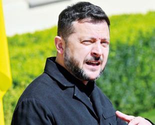 Zelensky slams his security services for shootout