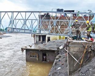 Nepali rescuers buoyed by miracle finds