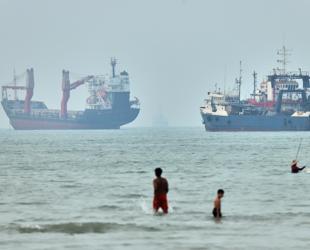 Iran says Hormuz corridor deal with Oman due within days