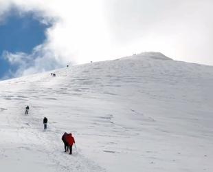 Melting Mount Ağrı glacier threatens eastern Türkiye villages