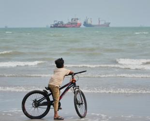 Iran proposes reopening Hormuz within seven days