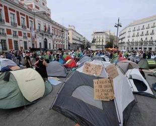 Madrid protest camp grows after eviction outrage