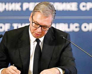 Serbian president announces resignation
