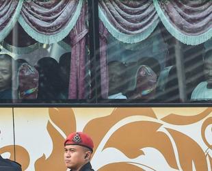 Malaysia starts sending Myanmar migrants home